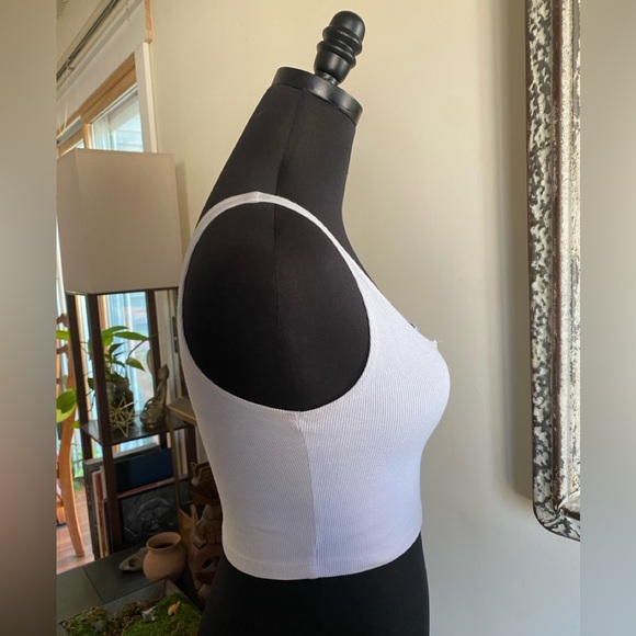 Joah Brown White Ribbed Notch-Neck Tank Crop - Picture 4 of 11